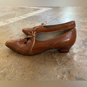 Vintage Nordstrom - Spectator Wingtip Oxford Heels size 9.5